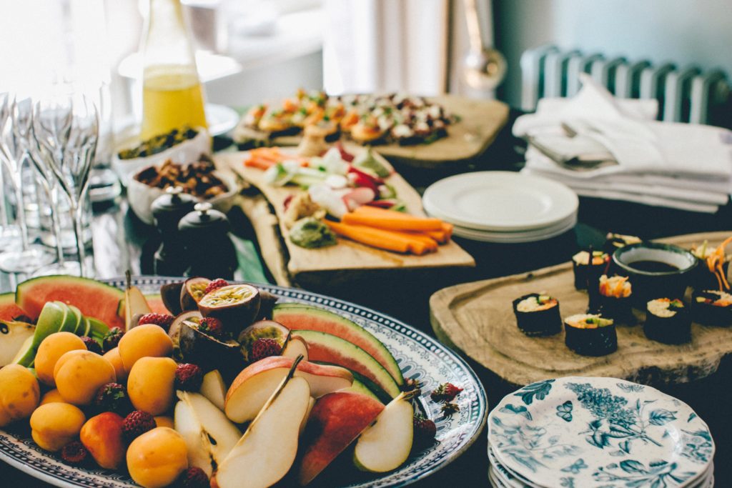 Image of a luxury room service meal. Photo credit: unsplash 